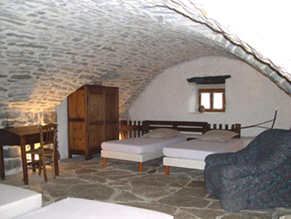La Bergerie Bed and Breakfast Sainte-Eulalie-de-Cernon Habitación foto