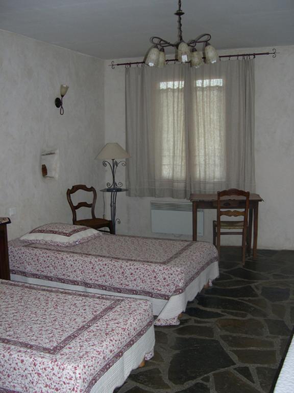 La Bergerie Bed and Breakfast Sainte-Eulalie-de-Cernon Habitación foto